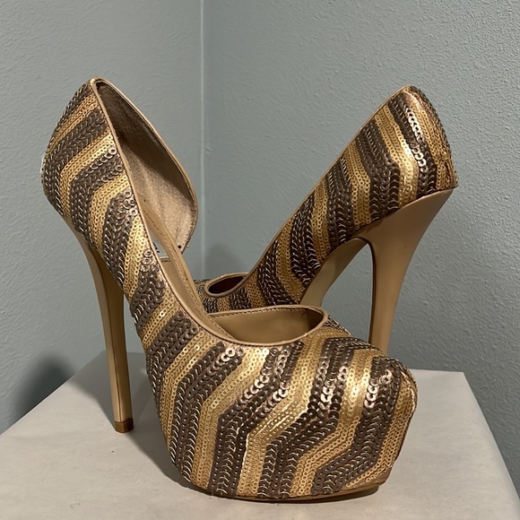 New Steve Madden Disko Sequence Platform Heels - Picture 4 of 13